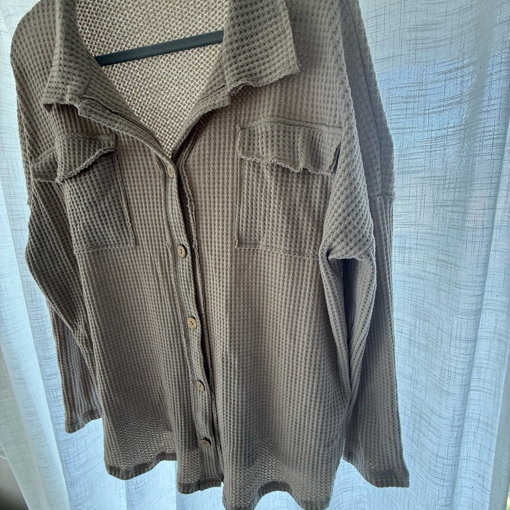 Beige Button-Up Waffle Knit Shirt Magnolia Boutique NEW - Picture 3 of 5
